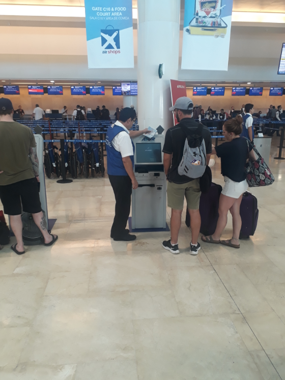 Costumer Services - lobby asistance